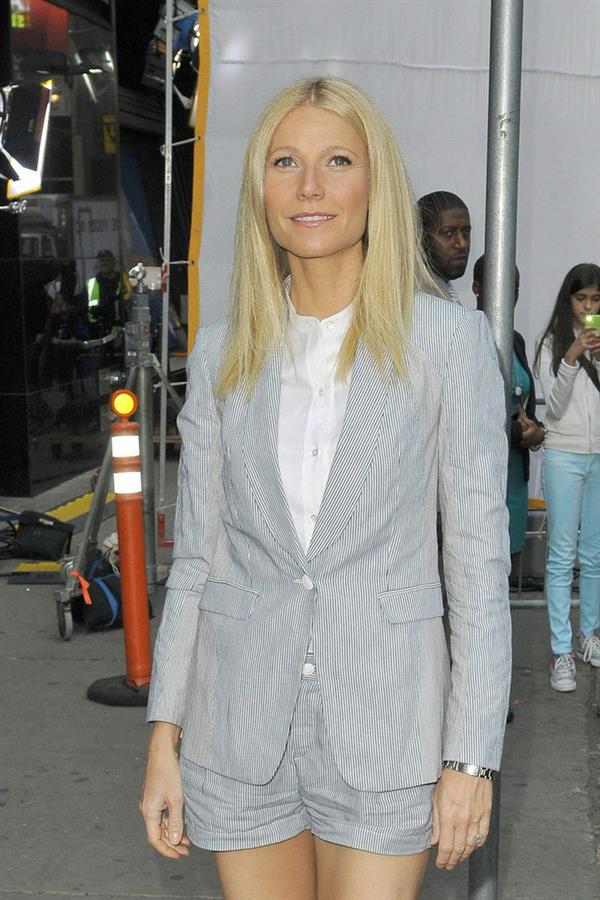 Gwyneth Paltrow at GMA Studios in NYC 4/10/13 