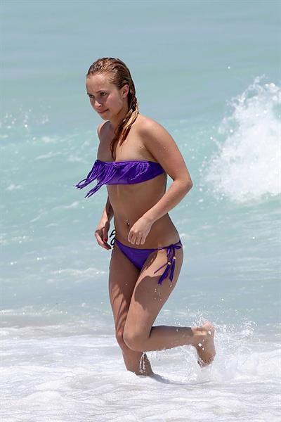 Hayden Panettiere 53Bikini candis at Miami Beach 12.05.13 