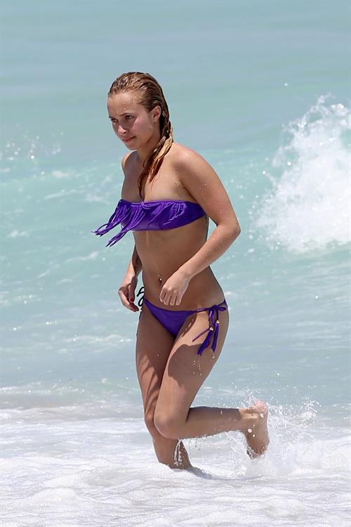 Hayden Panettiere 53Bikini candis at Miami Beach 12.05.13 