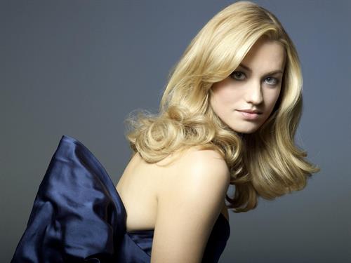 Yvonne Strahovski - Michaela Rosatto Photoshoot 2008 For InStyle