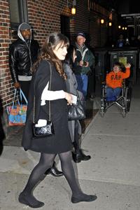Zooey Deschanel Stops by Late Show with David Letterman in New York (November 15, 2012) 