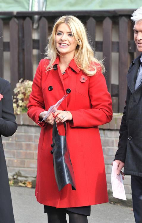 Holly Willoughby 'This Morning' London - November 6, 2012