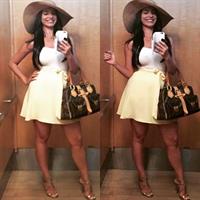 Mayra Veronica taking a selfie