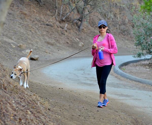 Jenna Dewan Takes her dog for a walk in Runyon Canyon, Los Angeles (November 16, 2012) 