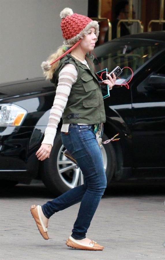 Jennette McCurdy out and about in Vancouver 10/9/12 
