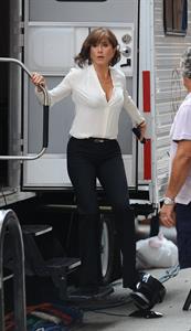 Jennifer Aniston - In a wig on the the set of Squirrels to the Nuts in New York City (19.07.2013) 