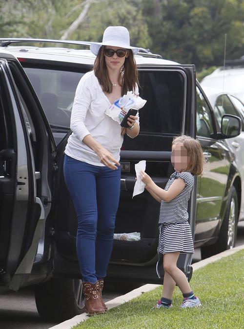 Jennifer Garner Takes daughter Seraphina Affleck to private party in Brentwood (April 28, 2013) 