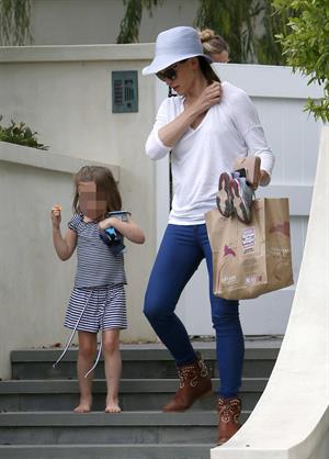 Jennifer Garner Takes daughter Seraphina Affleck to private party in Brentwood (April 28, 2013) 