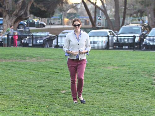 Jennifer Garner - Spotted in Los Angeles on January 30, 2013