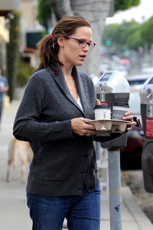 Jennifer Garner stops for coffee at Cafe Lue in LA October 4, 2012 