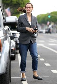 Jennifer Garner stops for coffee at Cafe Lue in LA October 4, 2012 