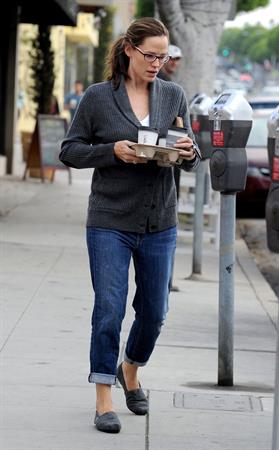 Jennifer Garner stops for coffee at Cafe Lue in LA October 4, 2012 