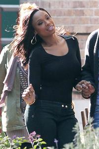 Jennifer Hudson Films a Weight Watcher commercial in Los Angeles (November 16, 2012) 