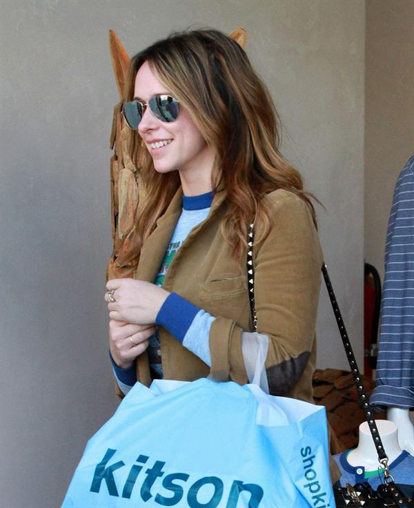 Jennifer Love Hewitt Shopping at Kitson in Beverly Hills April 6, 2013 