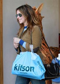 Jennifer Love Hewitt Shopping at Kitson in Beverly Hills April 6, 2013 