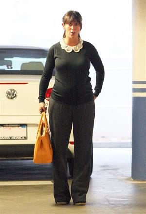 Jennifer Love Hewitt spotted out and about in Beverly Hills October 1, 2013 