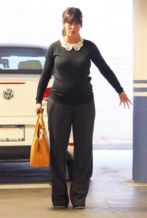 Jennifer Love Hewitt spotted out and about in Beverly Hills October 1, 2013 