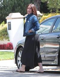 Jennifer Love Hewitt out at Starbucks in Los Angeles August 9, 2013 