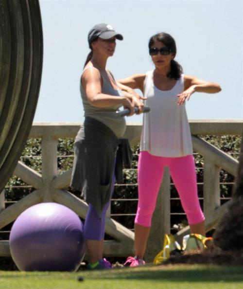 Jennifer Love Hewitt Pictures Jennifer Love Hewitt Jennifer Love Hewitt doing a yoga session in Santa Monica August 8, 2013