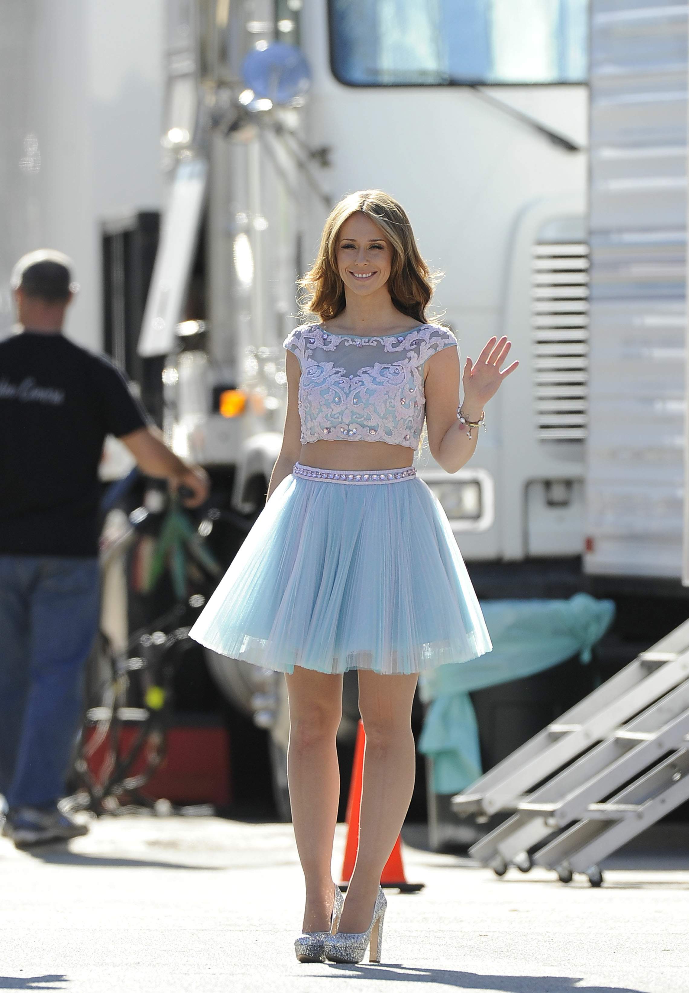 Jennifer Love Hewitt Pictures Jennifer Love Hewitt On the set of The Client List in Los Angeles January 4, 2013