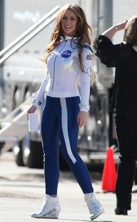 Jennifer Love Hewitt On the set of The Client List in Los Angeles January 4, 2013 