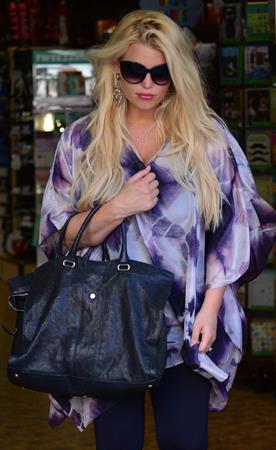 Jessica Simpson leaves Mickey Fine Pharmacy after a Dr's visit in Beverly Hills 