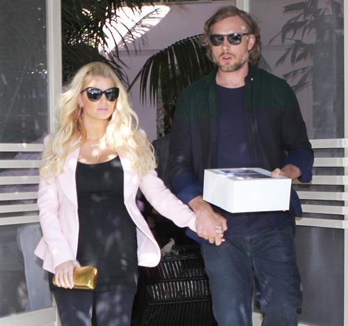 Jessica Simpson at The Ivy in Beverly Hills 2/14/13 