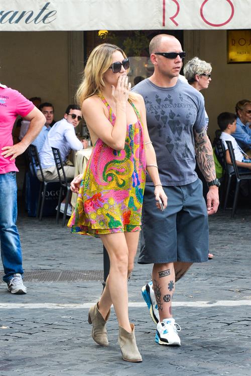Kate Hudson Pictures Kate Hudson Sightseeing tour & lunch at Dal Bolognese, Rome, on June 7, 2013