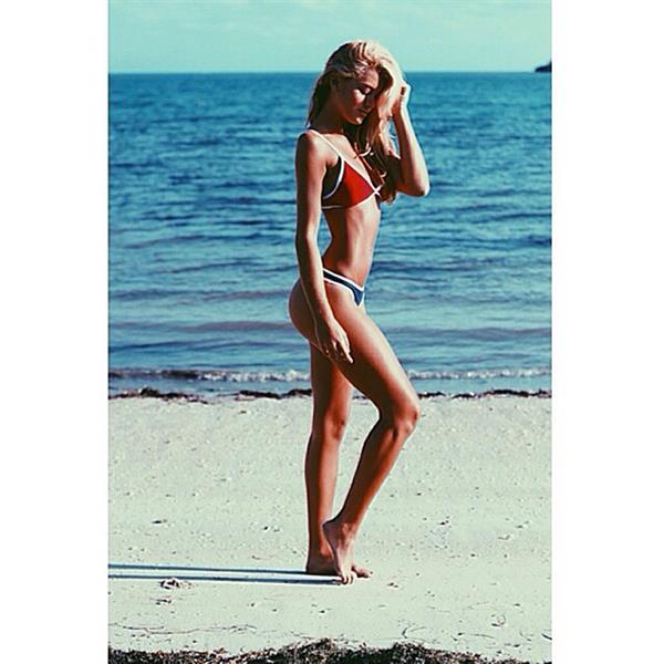 Mahila Mendez Snyder in a bikini