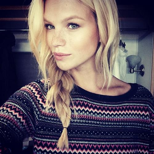 Nadine Leopold taking a selfie
