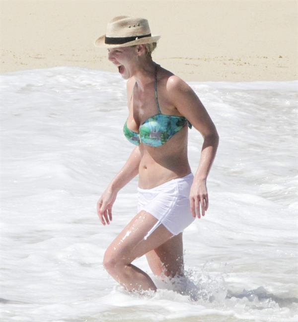 Katherine Heigl On vacation in Los Cabos, Mexico - April 7, 2013 