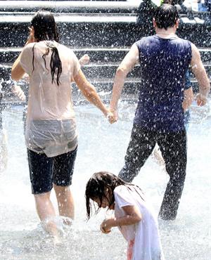 Katie Holmes Pictures Katie Holmes Films  Mania Days  in Washington Square Park (May 21, 2013)