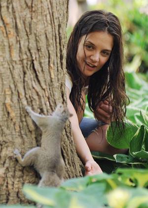 Katie Holmes Pictures Katie Holmes Films  Mania Days  in Washington Square Park (May 21, 2013)