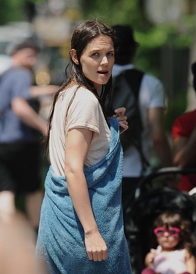 Katie Holmes Films  Mania Days  in Washington Square Park (May 21, 2013) 