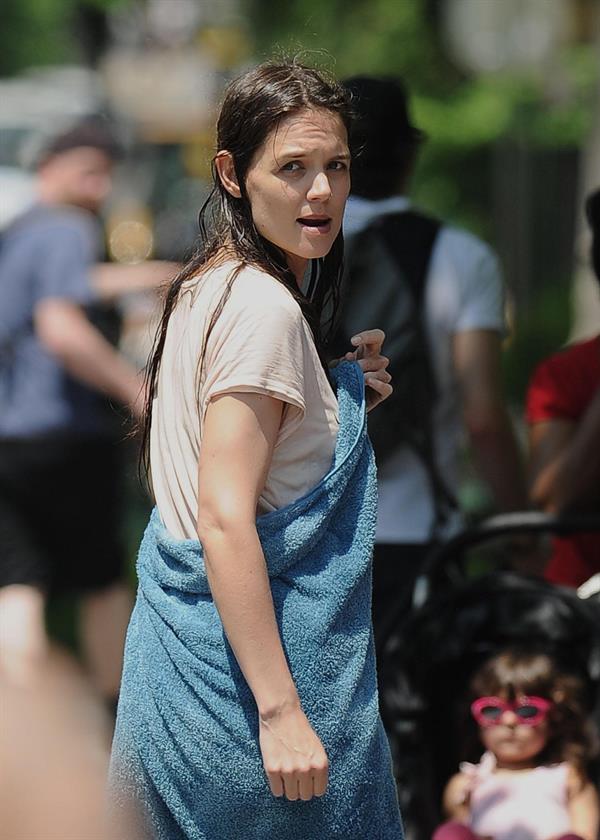 Katie Holmes Films  Mania Days  in Washington Square Park (May 21, 2013) 