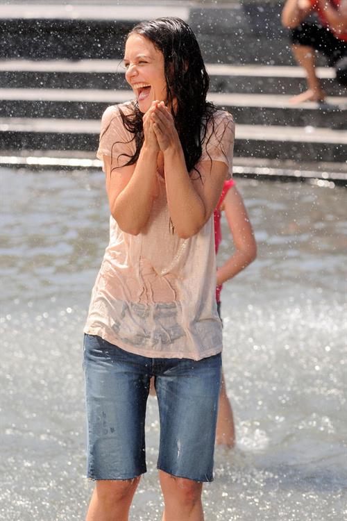 Katie Holmes Films  Mania Days  in Washington Square Park (May 21, 2013) 