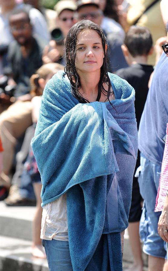 Katie Holmes Films  Mania Days  in Washington Square Park (May 21, 2013) 