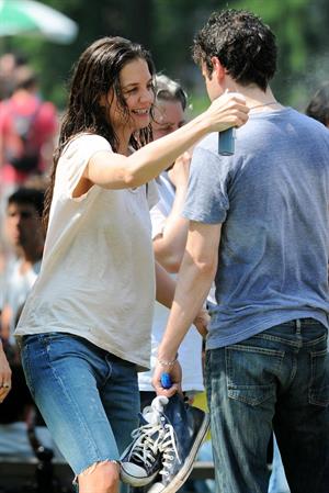 Katie Holmes Pictures Katie Holmes Films  Mania Days  in Washington Square Park (May 21, 2013)