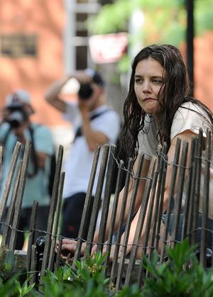 Katie Holmes Pictures Katie Holmes Films  Mania Days  in Washington Square Park (May 21, 2013)