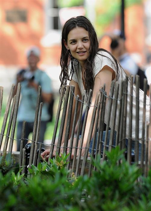 Katie Holmes Pictures Katie Holmes Films Mania Days in Washington Square Park (May 21, 2013)