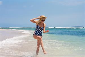 Kirsten Dunst - Bikini Photocall On The Beach In Punta Mita, Mexico June 3, 2012