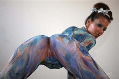Avia Fenestra in Body Paint