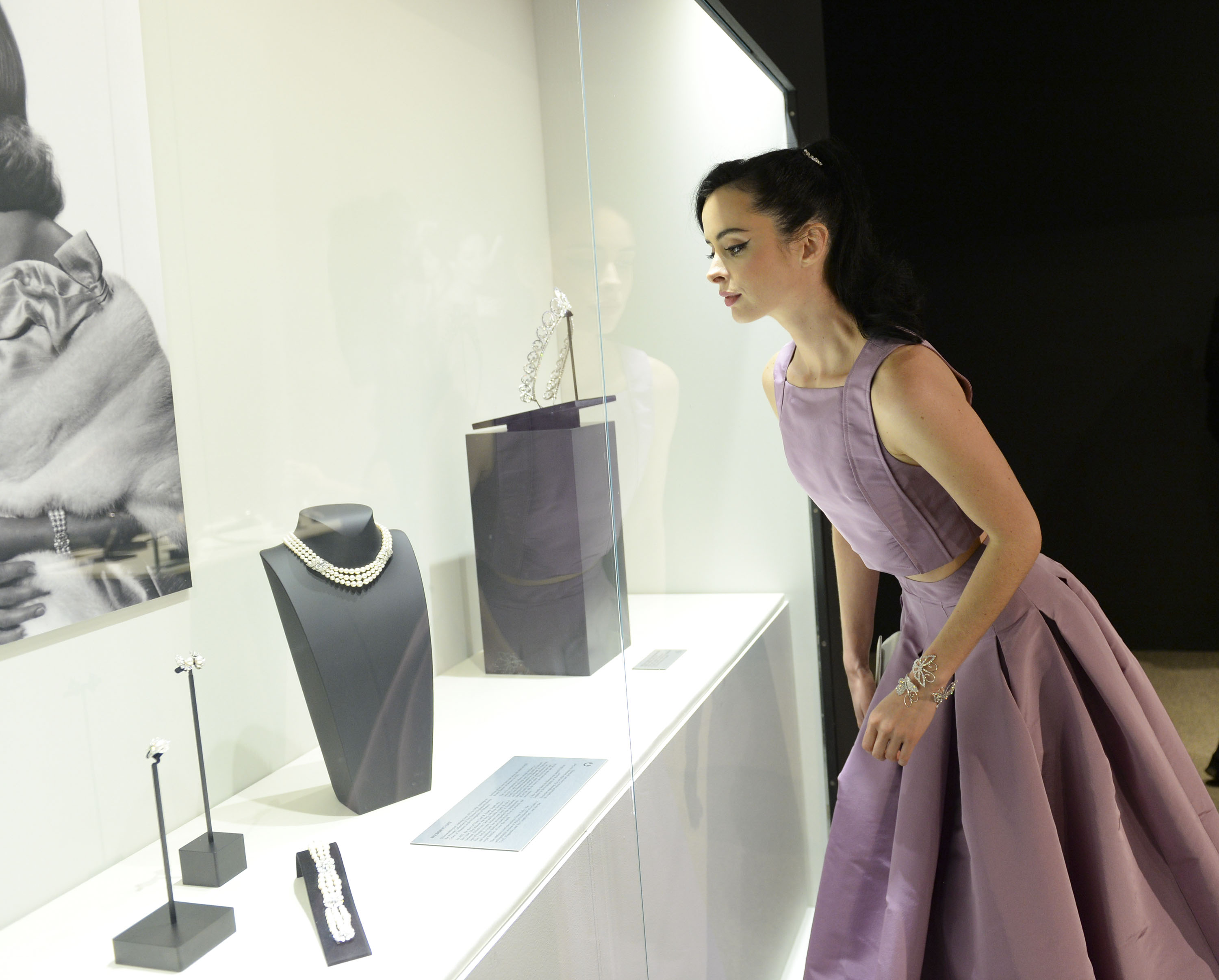 Krysten Ritter A Quest for Beauty exhibit in Santa Ana, October 26, 2013