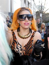Lady Gaga - Signs autographs heading to 4th of July private party in Melbourne (July 4, 2012)