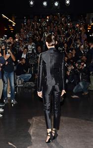 Laetitia Casta Dolce & Gabbana - Front Row - Milan Fashion Week (Sep 23, 2012) 