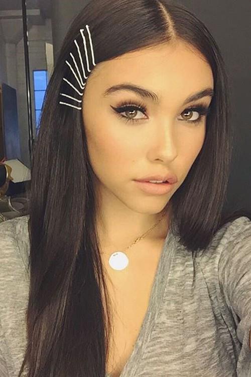 Madison Beer taking a selfie