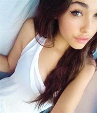 Madison Beer taking a selfie