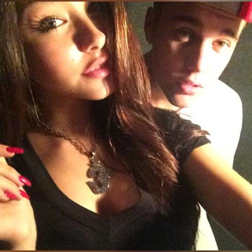 Madison Beer taking a selfie