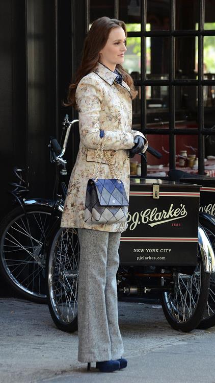 Leighton Meester  Set of Gossip Girl in Central Park - September 24, 2012 