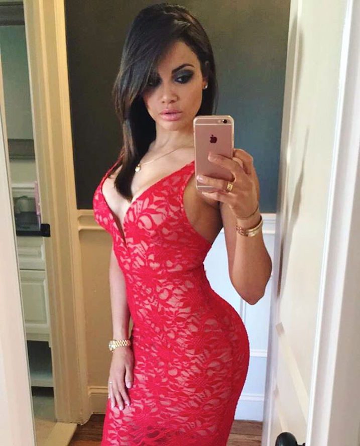 Samantha Sepulveda taking a selfie